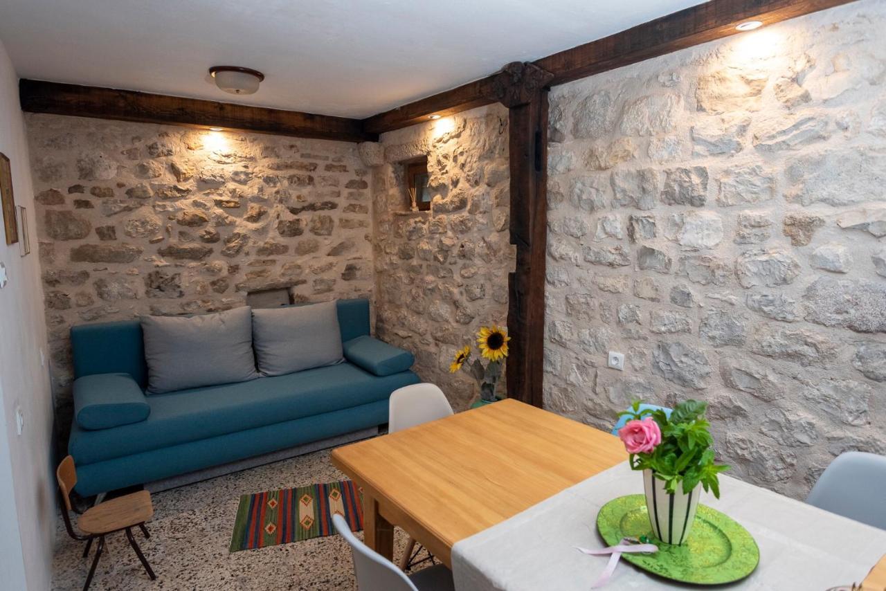 Guesthouse NINA Kaštel Novi Extérieur photo