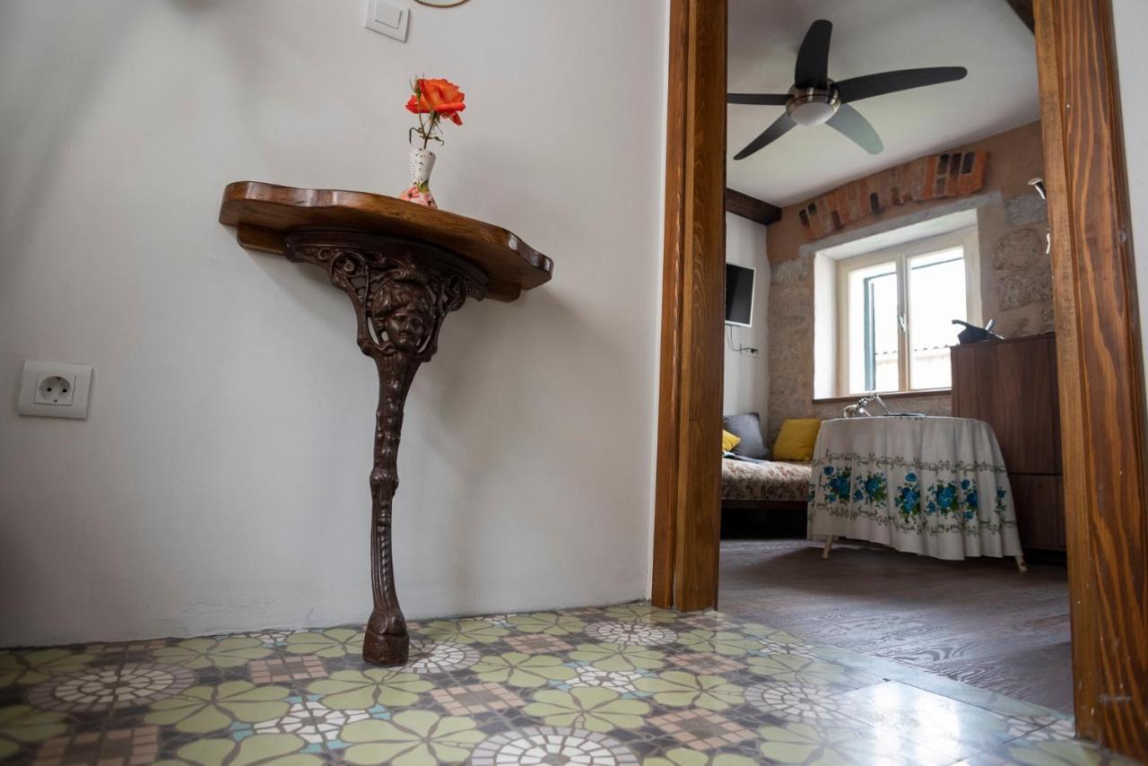 Guesthouse NINA Kaštel Novi Extérieur photo