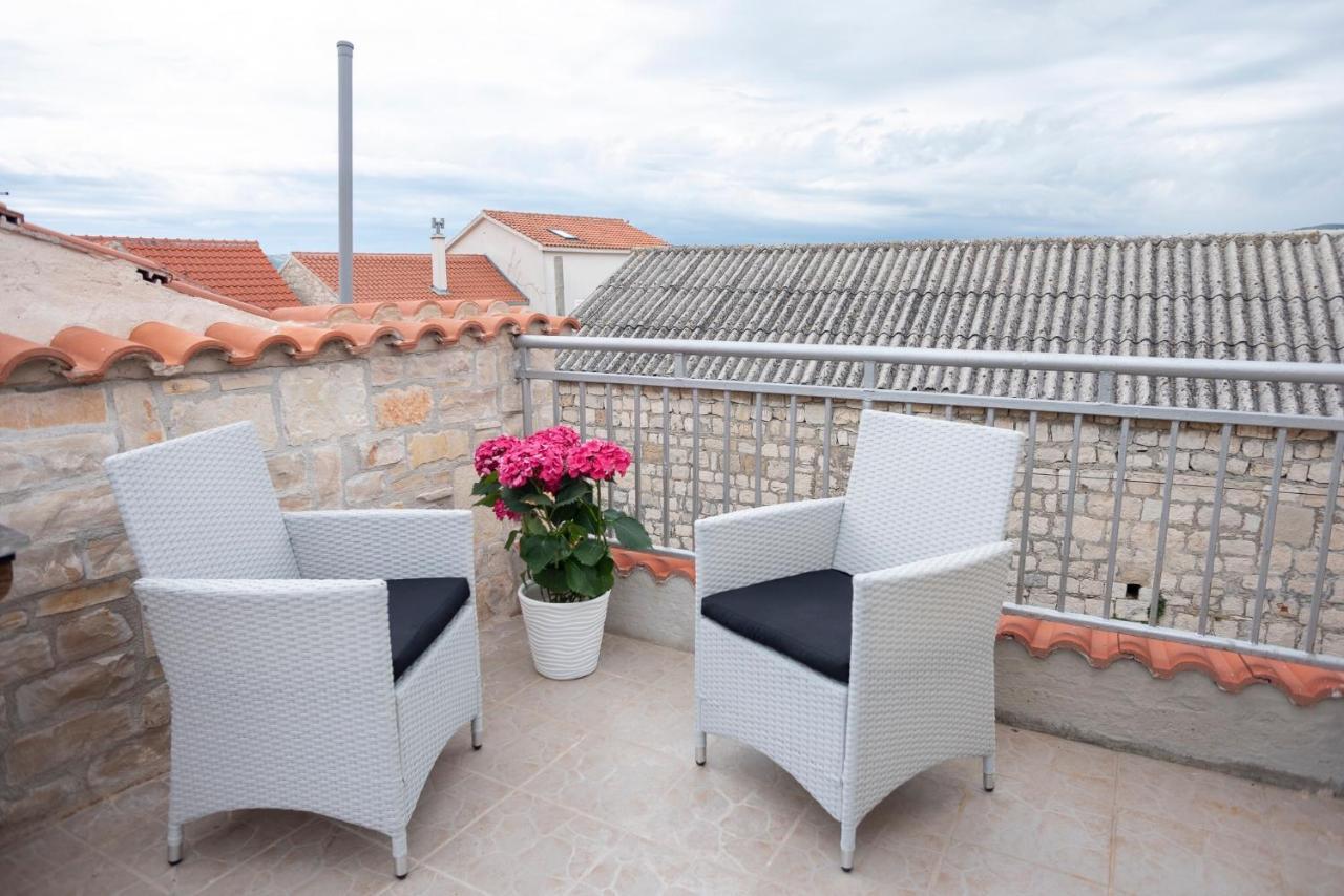 Guesthouse NINA Kaštel Novi Extérieur photo